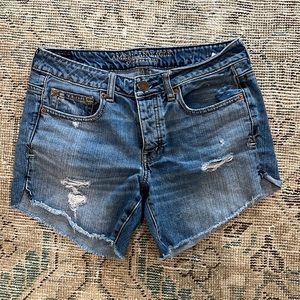 American Eagle Distressed Denim Shorts Size 4